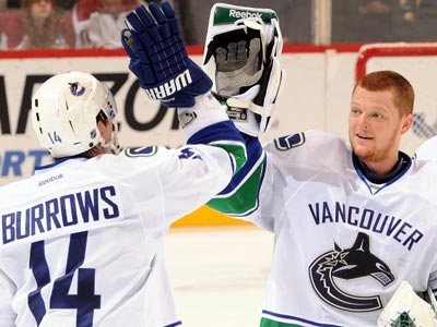 Canucks own the Coyotes, Win big in the Desert