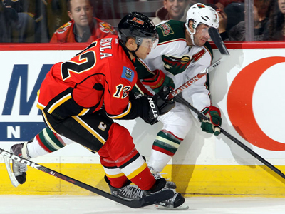  Iginla propels Flames to victory over division leading Wild