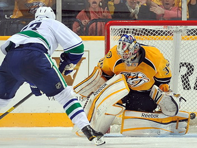 Another shootout win for Luongo as Canucks down Preds