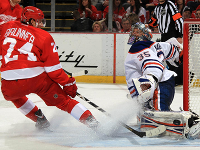 Red Wings edge Oilers, despite Khabibulin