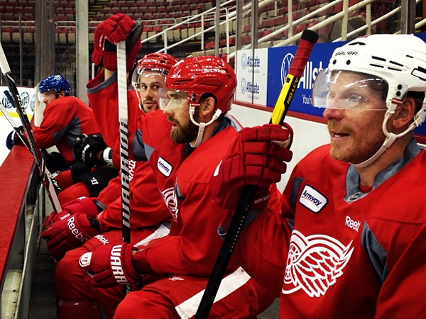 SNAPSHOT - A first look at Alfredsson in a Detroit jersey