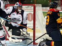 McDavid leads Otters past Spits in opener