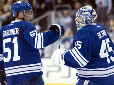 Maple Leafs get back to .500 against lowly Sabres