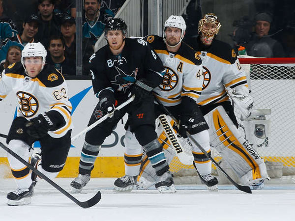 Sharks rally from early deficit to outscore Bruins