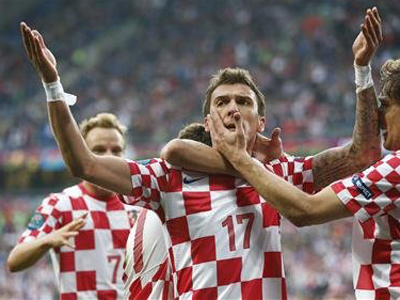 Euro 2012: Group C - Spain eliminate Ireland, Italy stumble against Croatia